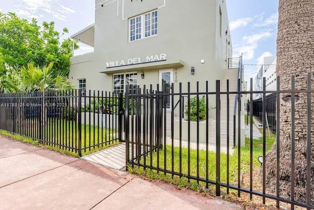 1 of 37 - 1020 6th St, Miami Beach, FL