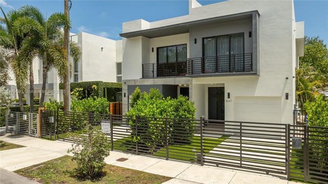3 of 72 - 3045 Elizabeth St 3045, Miami, FL