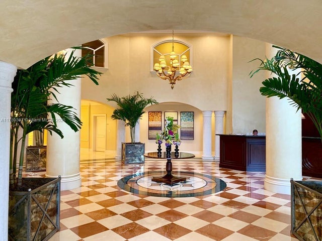 1 of 22 - 20000 E Country Club Dr 405, Aventura, FL