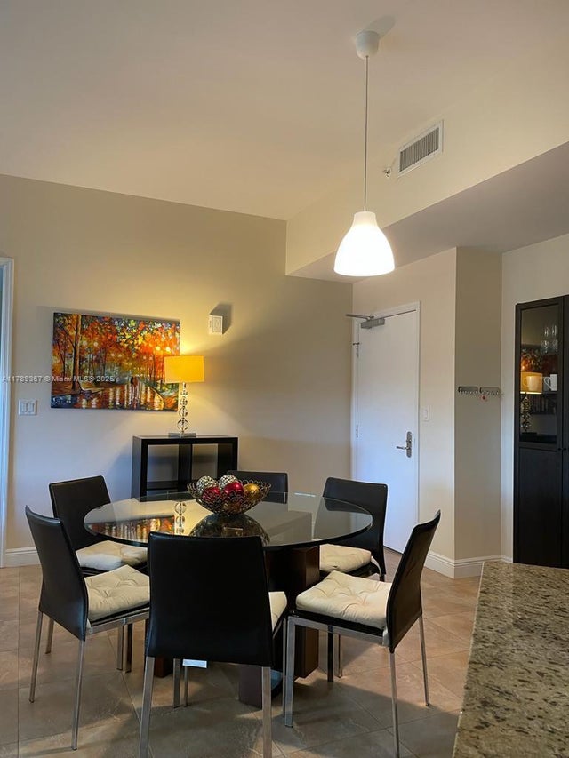 3 of 22 - 20000 E Country Club Dr 405, Aventura, FL