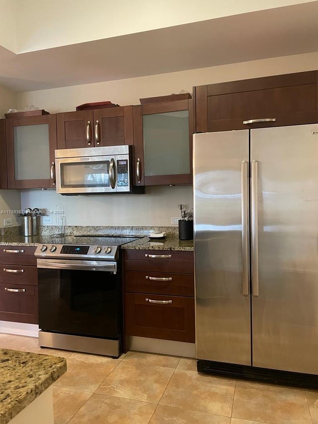 4 of 22 - 20000 E Country Club Dr 405, Aventura, FL