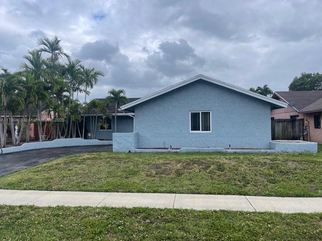 2 of 31 - 7522 Sw 6th St, North Lauderdale, FL