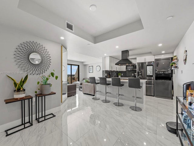 1 of 40 - 911 E Ponce De Leon Blvd 1601, Coral Gables, FL