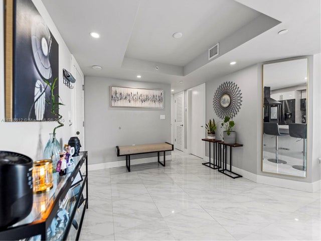 2 of 40 - 911 E Ponce De Leon Blvd 1601, Coral Gables, FL