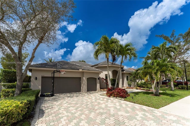 1 of 42 - 4021 E Lake Estates Dr, Davie, FL