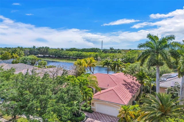 3 of 71 - 3739 Oak Ridge Cir, Weston, FL