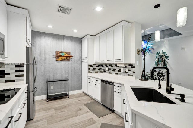4 of 33 - 16101 Emerald Estates Dr 342, Weston, FL