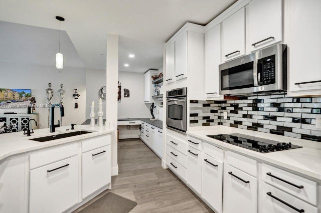 5 of 33 - 16101 Emerald Estates Dr 342, Weston, FL