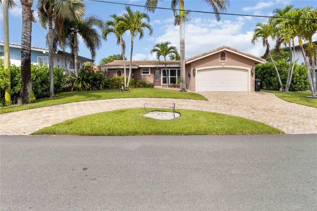 1 of 26 - 2543 Marathon Ln, Fort Lauderdale, FL
