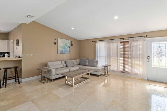 3 of 26 - 2543 Marathon Ln, Fort Lauderdale, FL
