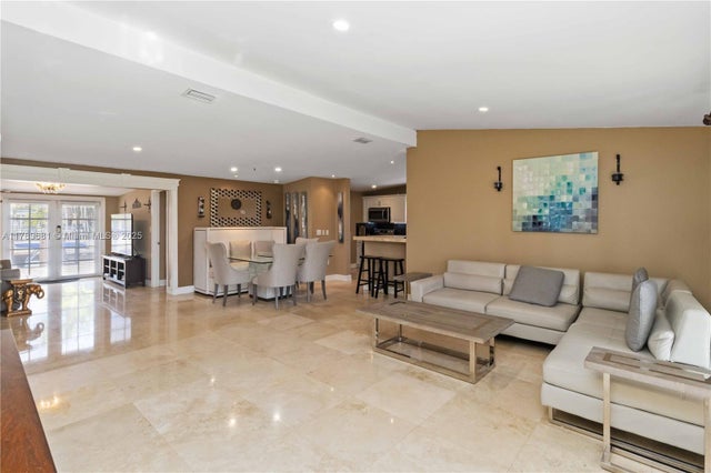 4 of 26 - 2543 Marathon Ln, Fort Lauderdale, FL