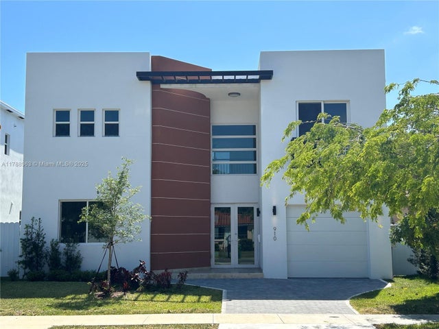 1 of 38 - 910 Sw 24th Rd, Miami, FL