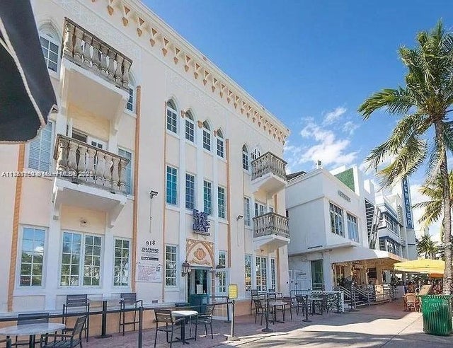 2 of 16 - 918 Ocean Dr 302, Miami Beach, FL