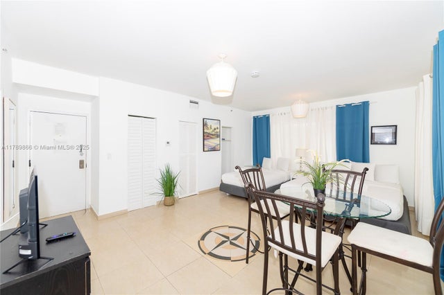 4 of 10 - 918 Ocean Dr 203, Miami Beach, FL