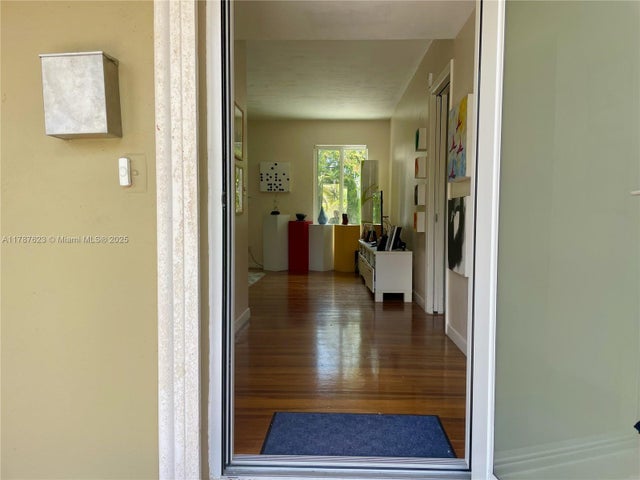 4 of 29 - 5965 Sw 64th Pl, South Miami, FL