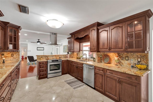 4 of 68 - 7360 Sw 120th St, Pinecrest, FL