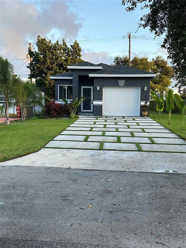 1 of 3 - 6229 Arthur St, Hollywood, FL