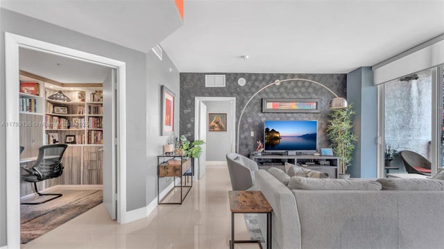 3 of 23 - 244 Biscayne Blvd 1508, Miami, FL