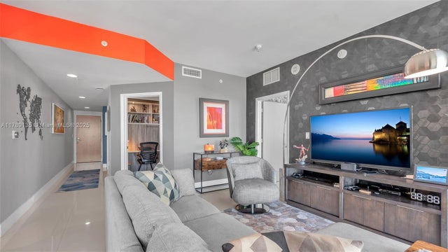 4 of 23 - 244 Biscayne Blvd 1508, Miami, FL