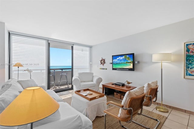 2 of 30 - 2555 Collins Ave 805, Miami Beach, FL