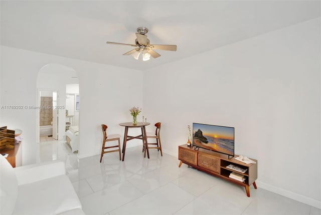 2 of 21 - 1561 Lenox Ave 7, Miami Beach, FL