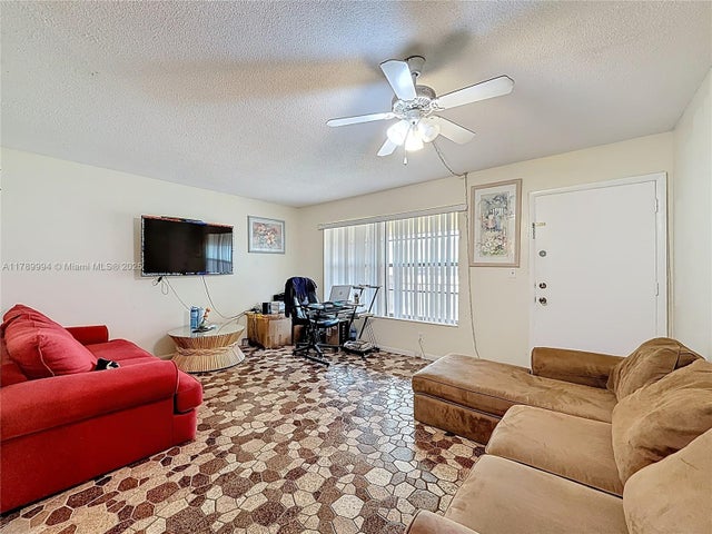 4 of 36 - 3071 Nw 47th Ter 322, Lauderdale Lakes, FL