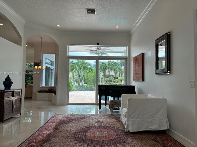 5 of 40 - 320 Windmill Palm Ave, Plantation, FL