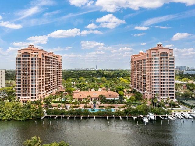 3 of 24 - 10 Edgewater Dr 16k, Coral Gables, FL