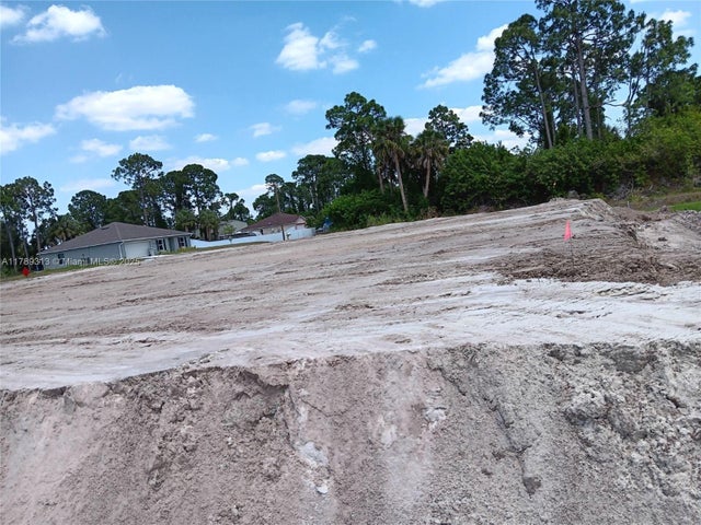 1 of 30 - 3001 Pearl Ave S, Lehigh Acres, FL