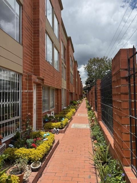 2 of 16 - Calle 174 8-90, Bogota, FL