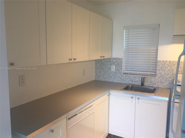 1 of 21 - 1701 Washington St 503, Hollywood, FL