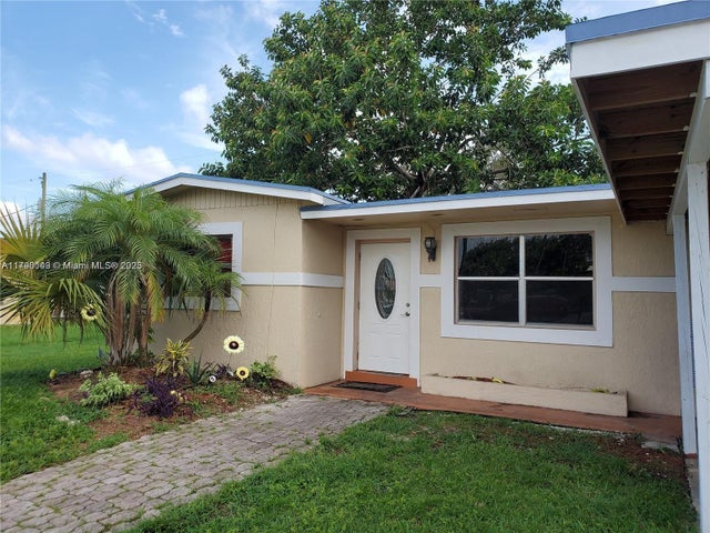 2 of 10 - 2540 Nw 15th St, Fort Lauderdale, FL