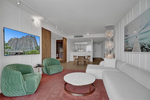 2 of 15 - 2201 Collins Ave 1215, Miami Beach, FL