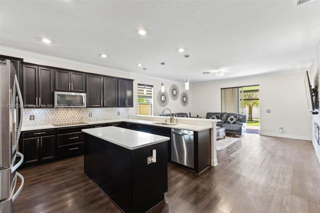 5 of 51 - 3138 Twin Shore Lane, Orlando, FL