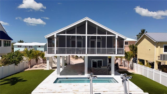 1 of 10 - 1020 Adams Dr, Key Largo, FL