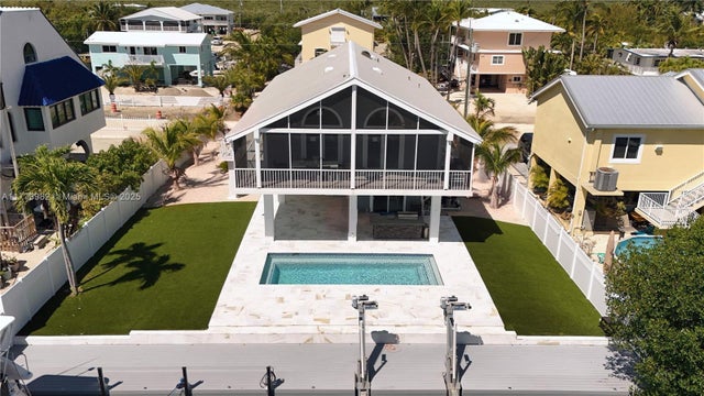 2 of 10 - 1020 Adams Dr, Key Largo, FL