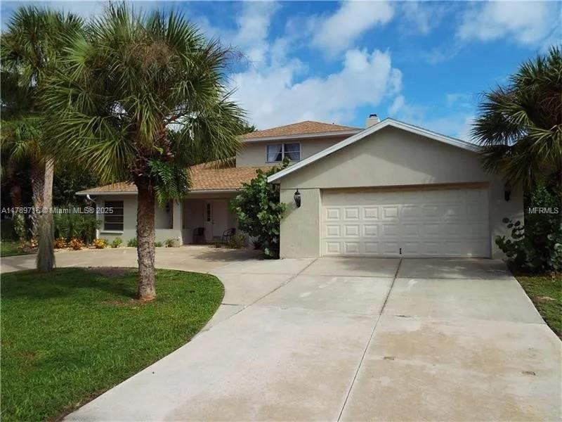 822 Diane Cir, Englewood