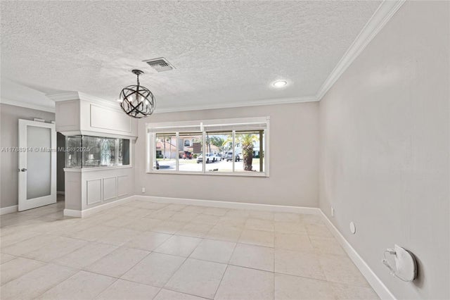 4 of 37 - 2680 Ne 22nd Ct, Pompano Beach, FL