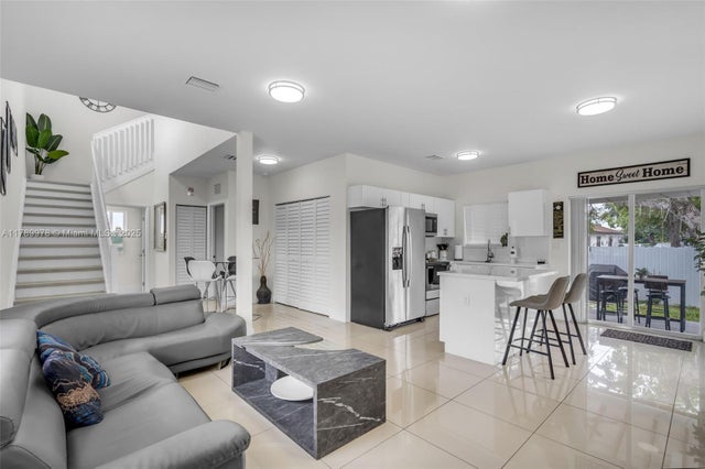 3 of 15 - 1426 Nw 74th St, Miami, FL