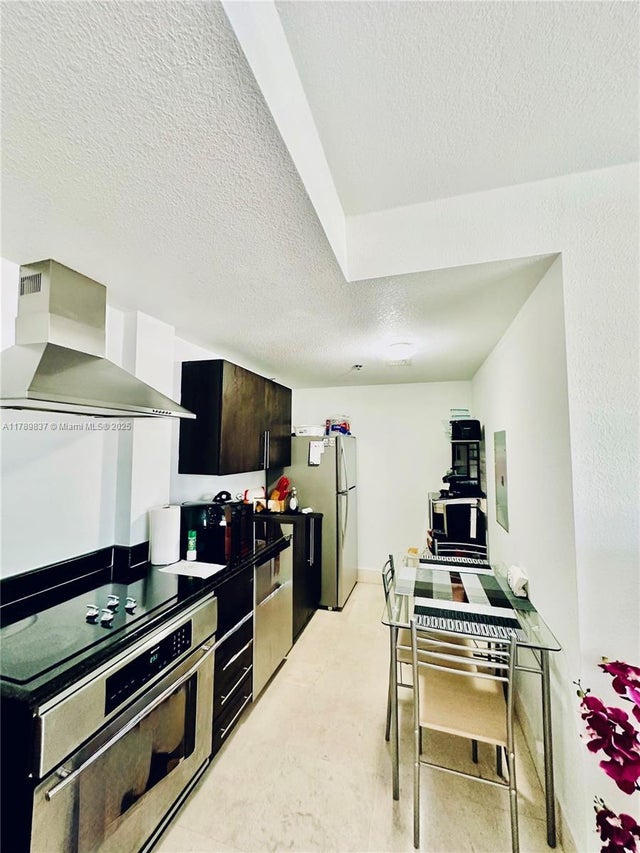 1 of 27 - 1300 Pennsylvania Ave 109, Miami Beach, FL