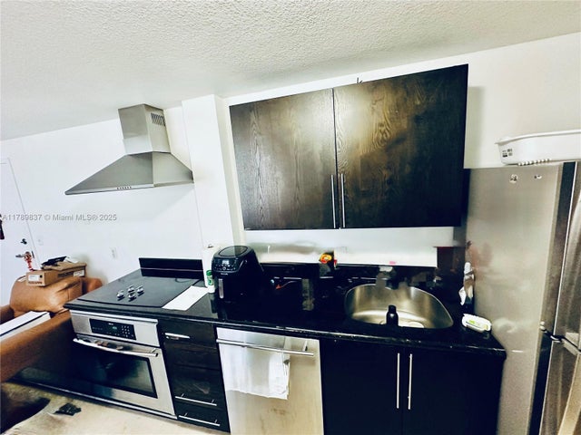 3 of 27 - 1300 Pennsylvania Ave 109, Miami Beach, FL