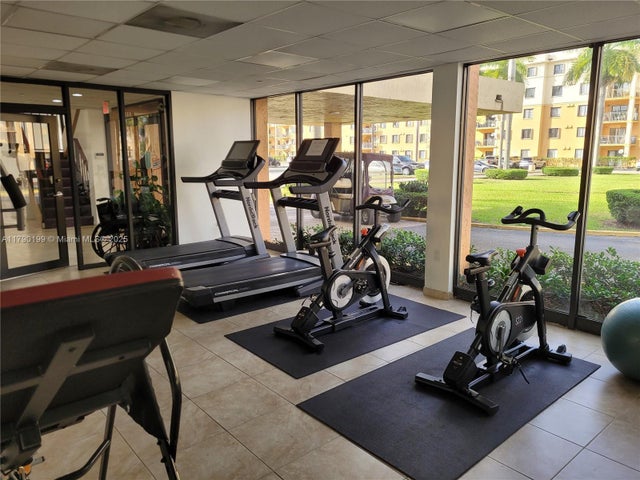 3 of 6 - 9360 Fontainebleau Blvd 208, Miami, FL