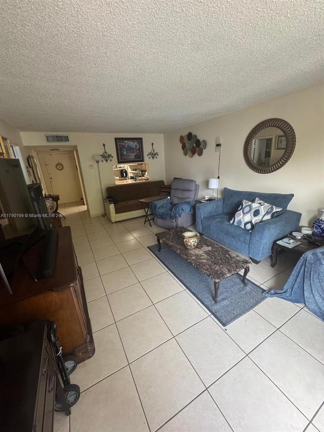 5 of 6 - 9360 Fontainebleau Blvd 208, Miami, FL