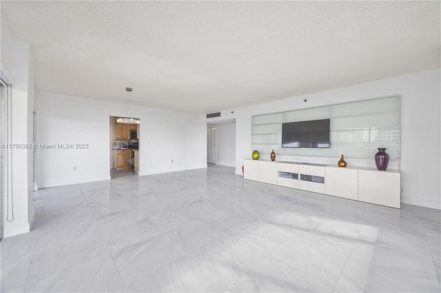 3 of 48 - 4001 Hillcrest Dr 601, Hollywood, FL
