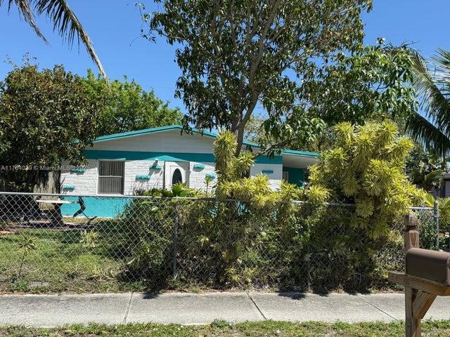 1 of 17 - 1128 W 6th St, Riviera Beach, FL