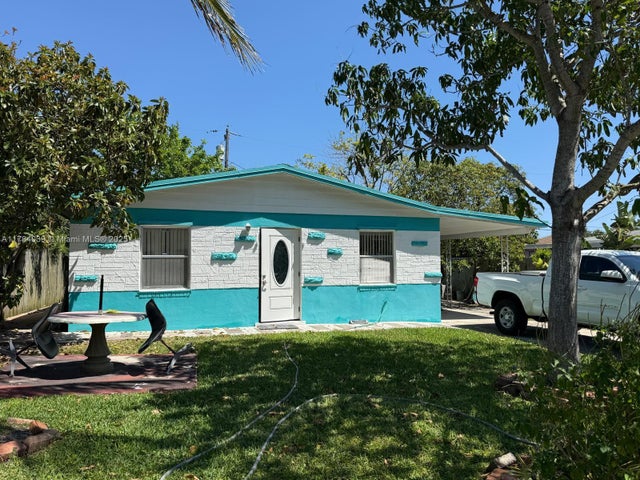 2 of 17 - 1128 W 6th St, Riviera Beach, FL