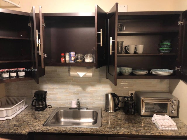 4 of 33 - 79 Lyndhurst D, Deerfield Beach, FL