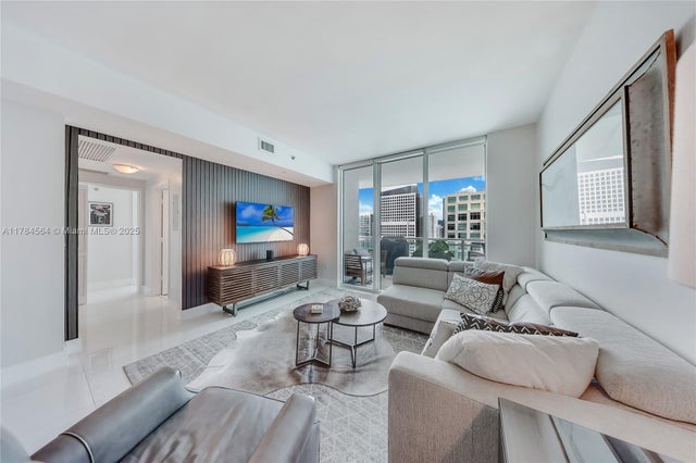 1 of 15 - 951 Brickell Ave 3201, Miami, FL