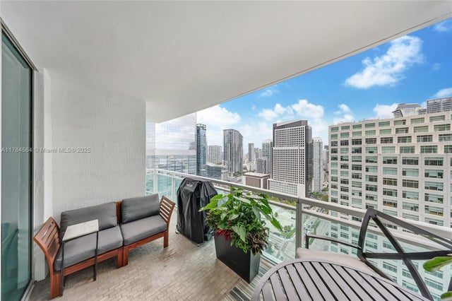 3 of 15 - 951 Brickell Ave 3201, Miami, FL