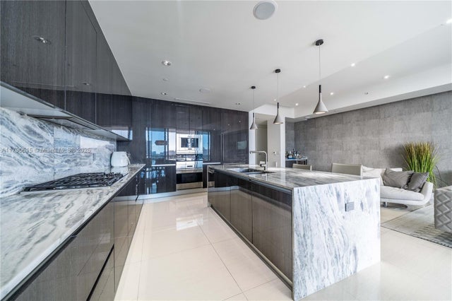4 of 24 - 3300 Ne 188th St 710, Aventura, FL